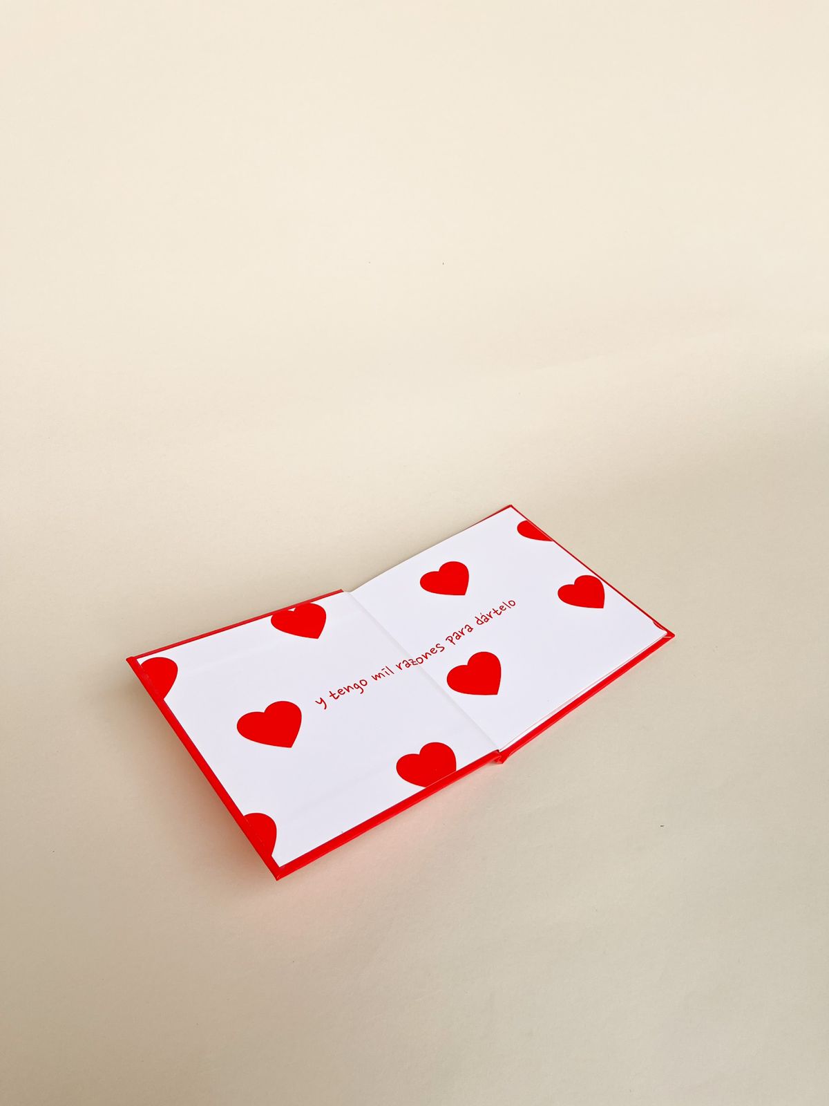 Loves Book - Imagen 2
